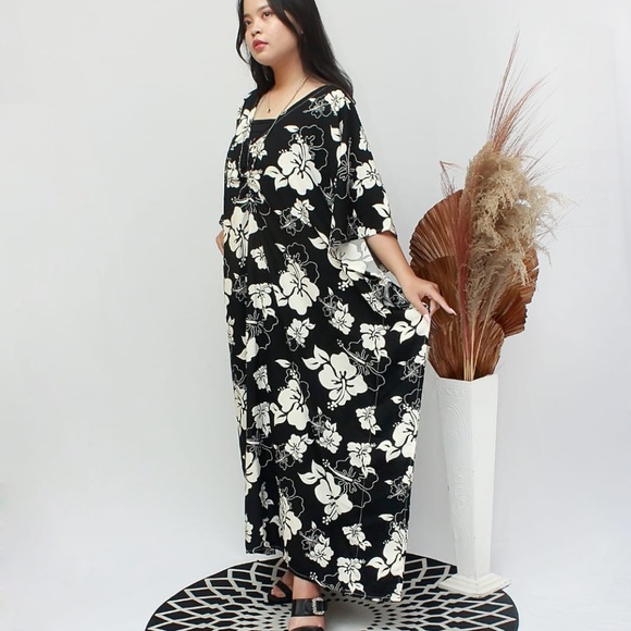 0112/ Black Hibiscus Flower pattern Kaftan - Picture 5 of 10